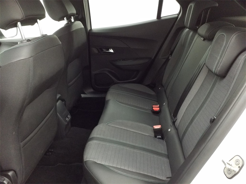 Occasion PEUGEOT 2008 1.2 PureTech 100ch S&S Allure Pack 2022 Blanc banquise (O) 16490 € à Lesménils