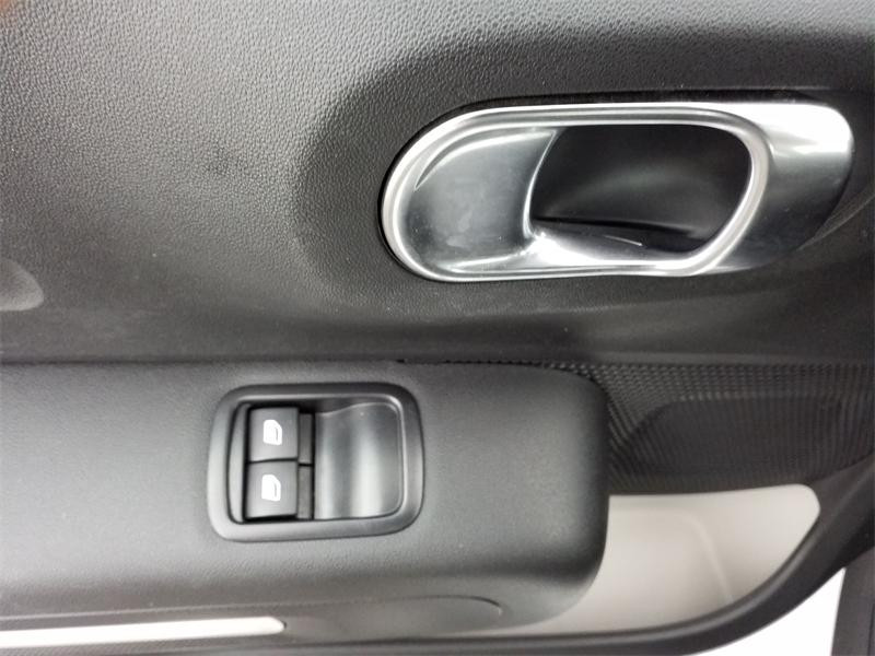 Used CITROEN C3 PureTech 82ch Graphic S&S E6.d 2020 Blanc Banquise - Rouge Aden € 10990 in Lesménils