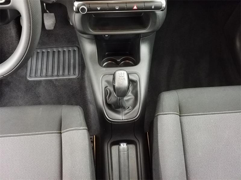 Used CITROEN C3 PureTech 82ch Graphic S&S E6.d 2020 Blanc Banquise - Rouge Aden € 10990 in Lesménils