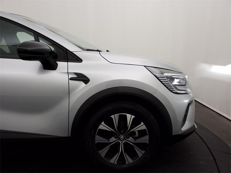 Used RENAULT Captur 1.0 TCe 90ch Evolution 2023 Gris Highland € 17490 in Lesménils