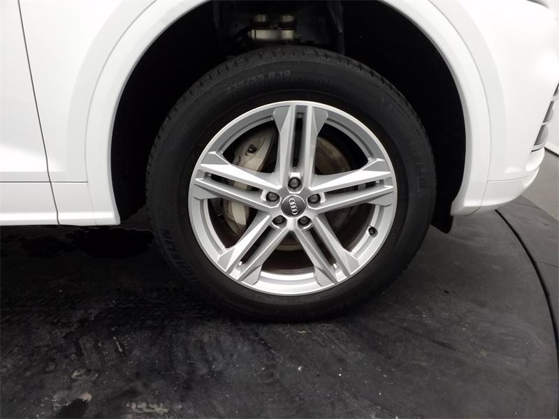 Occasion AUDI Q5 55 TFSI e 367ch S line quattro S tronic 7 Euro6d-T 15cv 2020 Blanc Glacier 41990 € à Lesménils