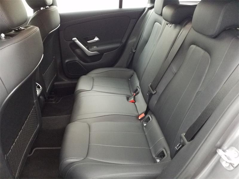 Used MERCEDES-BENZ CLA Shooting Brake 180 d 116ch Progressive Line 8G-DCT 2023 Gris montagne métallisé € 29990 in Lesménils