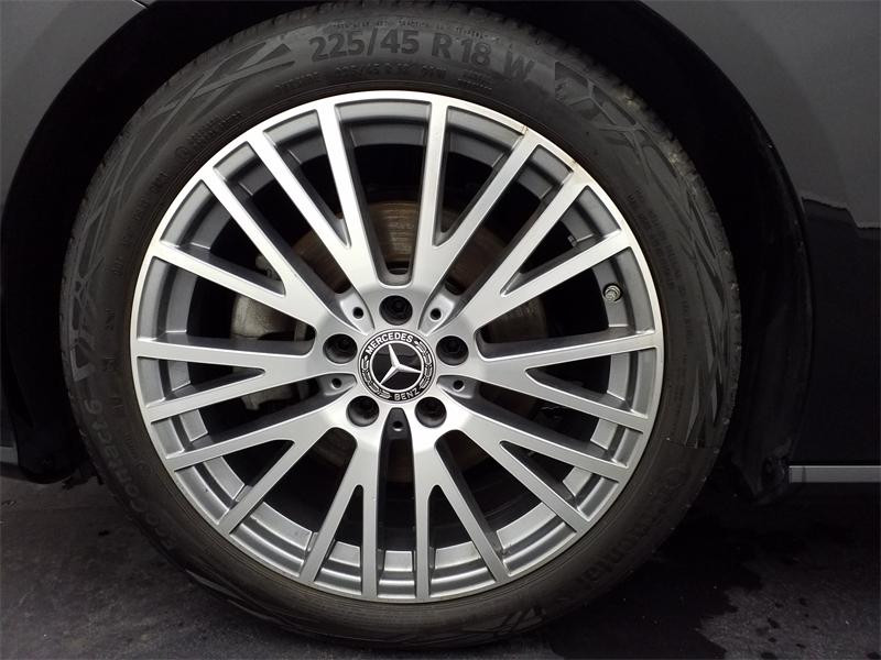 Occasion MERCEDES-BENZ CLA Shooting Brake 180 d 116ch Progressive Line 8G-DCT 2023 Noir cosmos métallisé 32490 € à Lesménils