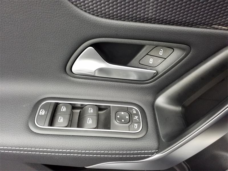 Used MERCEDES-BENZ CLA Shooting Brake 180 d 116ch Progressive Line 8G-DCT 2023 Gris montagne métallisé € 29990 in Lesménils