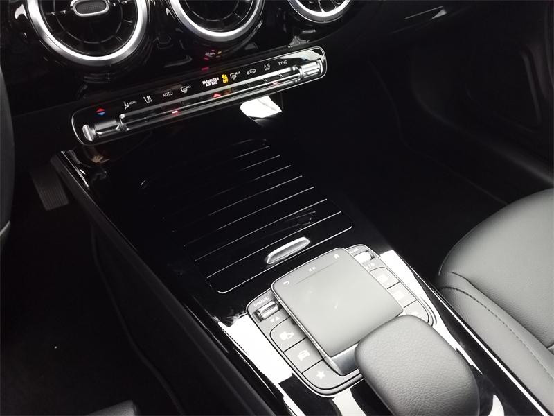 Occasion MERCEDES-BENZ CLA Shooting Brake 180 d 116ch Progressive Line 8G-DCT 2023 Noir cosmos métallisé 32490 € à Lesménils