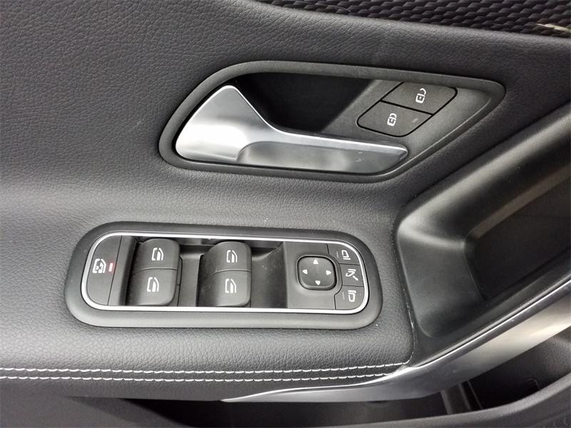 Occasion MERCEDES-BENZ CLA Shooting Brake 180 d 116ch Progressive Line 8G-DCT 2023 Noir cosmos métallisé 32490 € à Lesménils