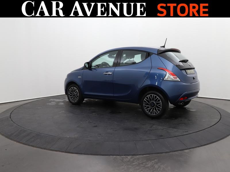 Occasion LANCIA Ypsilon 1.2 Ibrida 70 cv boite manuelle 2024 Bleu Lancia Métallisé/Toit noir 14490 € à Lesménils