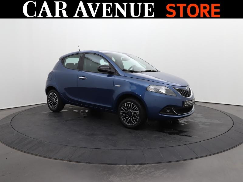 Occasion LANCIA Ypsilon 1.2 Ibrida 70 cv boite manuelle 2024 Bleu Lancia Métallisé/Toit noir 14490 € à Lesménils