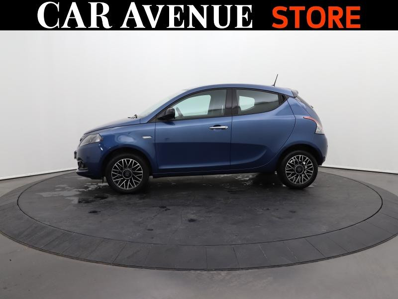 Occasion LANCIA Ypsilon 1.2 Ibrida 70 cv boite manuelle 2024 Bleu Lancia Métallisé/Toit noir 14490 € à Lesménils