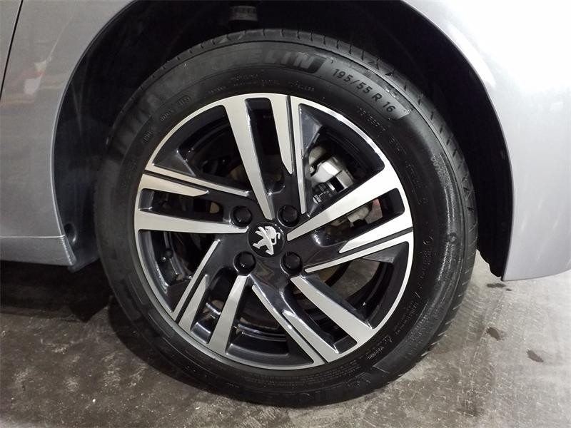 Occasion PEUGEOT 208 1.2 PureTech 100ch S&S Allure 2023 Gris Artense (M) 15790 € à Lesménils