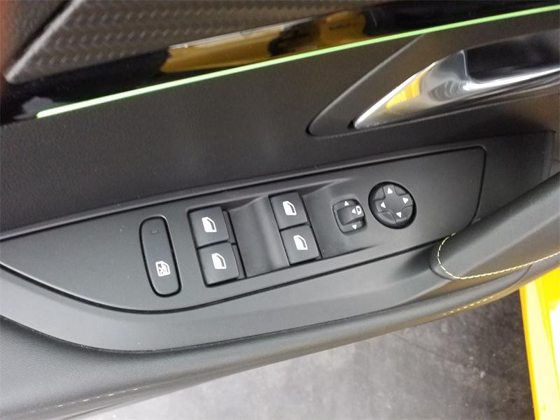 Occasion PEUGEOT 208 1.2 PureTech 100ch S&S GT 2021 Jaune 14590 € à Lesménils