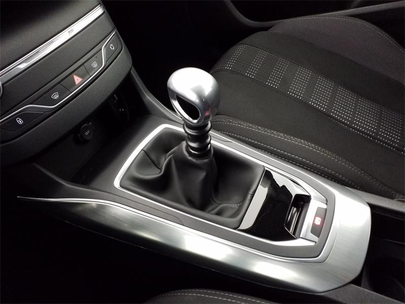 Occasion PEUGEOT 308 1.2 Puretech 130ch Allure S&S 5p 2015 Noir Perla Nera 9390 € à Lesménils