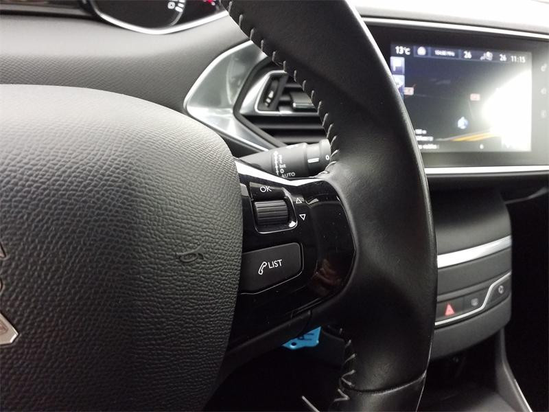Occasion PEUGEOT 308 1.2 Puretech 130ch Allure S&S 5p 2015 Noir Perla Nera 9390 € à Lesménils