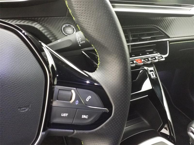 Occasion PEUGEOT 208 1.2 PureTech 100ch S&S GT 2021 Jaune 14590 € à Lesménils