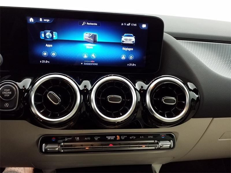 Occasion MERCEDES-BENZ GLA 200 163ch Progressive Line 7G-DCT 2021 Bleu denim métallisé 30990 € à Lesménils