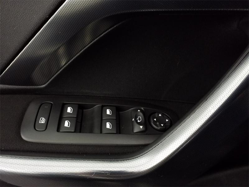 Occasion PEUGEOT 2008 1.2 PureTech 110ch E6.c Allure S&S EAT6 2019 Noir Perla Nera 9990 € à Lesménils