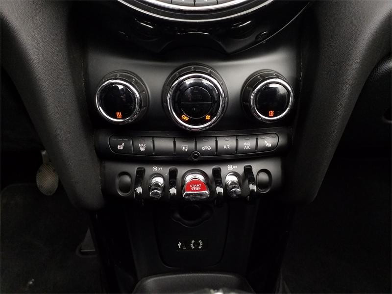 Occasion MINI Cabrio One 102ch 2018 British Racing Green II 16490 € à Lesménils