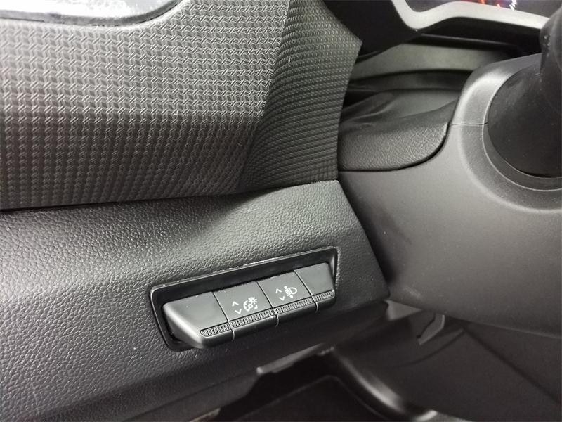 Used RENAULT Trafic Fg L2H1 3T 2.0 Blue dCi 130ch Grand Confort 2022 Blanc Glacier € 21990 in Lesménils