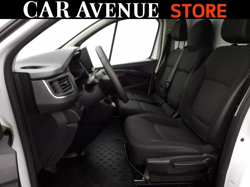 Used RENAULT Trafic Fg L2H1 3T 2.0 Blue dCi 130ch Grand Confort 2022 Blanc Glacier € 21990 in Lesménils
