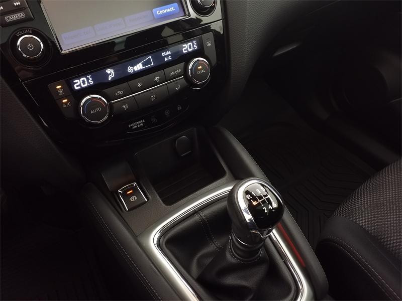 Used NISSAN Qashqai 1.6 dCi 130ch N-Connecta All-Mode 4x4-i 129g 2017 Cassis € 16490 in Lesménils