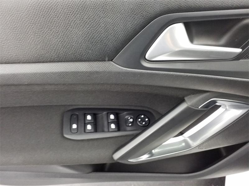 Used PEUGEOT 308 1.2 PureTech 110ch S&S Style 2020 Blanc Nacré € 11990 in Lesménils