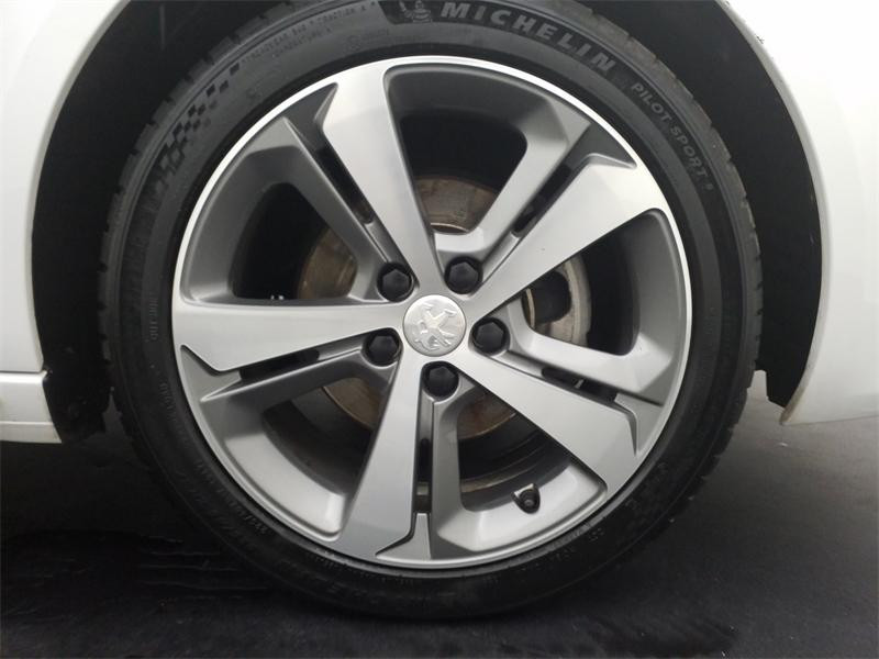 Occasion PEUGEOT 308 1.2 PureTech 130ch €6.c S&S GT Line 2018 Blanc Nacré 10990 € à Lesménils