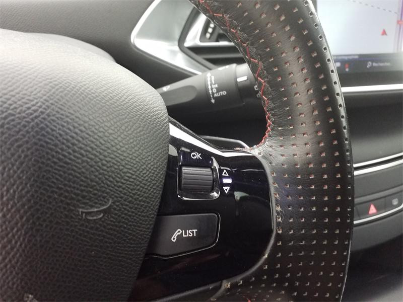 Occasion PEUGEOT 308 1.2 PureTech 130ch €6.c S&S GT Line 2018 Blanc Nacré 10990 € à Lesménils
