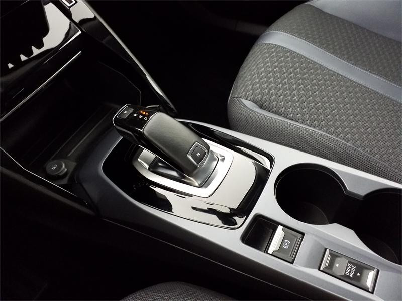 Occasion PEUGEOT 2008 1.2 PureTech 130ch S&S Allure EAT8 2020 Blanc Nacré (N) 16490 € à Lesménils
