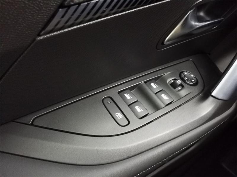 Occasion PEUGEOT 2008 1.2 PureTech 130ch S&S Allure EAT8 2020 Blanc Nacré (N) 16490 € à Lesménils