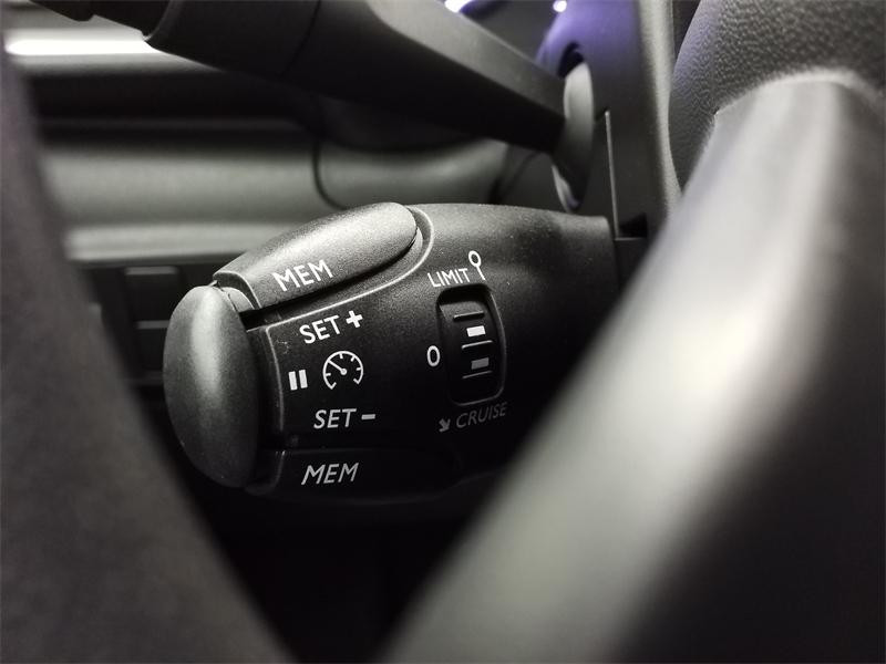 Used CITROEN C3 1.2 PureTech 83ch S&S C-Series 123g 2023 Gris Acier (M) - Noir Perla Nera € 11490 in Lesménils