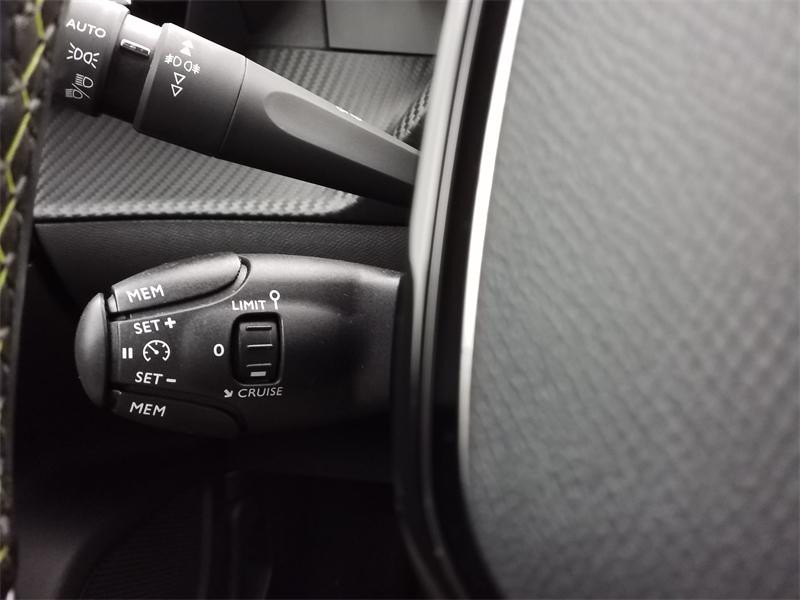 Occasion PEUGEOT 2008 1.2 PureTech 130ch S&S GT Line 7cv 2020 Gris Artense (M) 15490 € à Lesménils