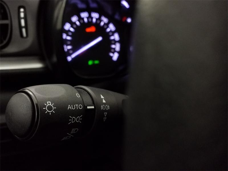Used CITROEN C3 1.2 PureTech 83ch S&S C-Series 123g 2023 Gris Acier (M) - Noir Perla Nera € 11490 in Lesménils