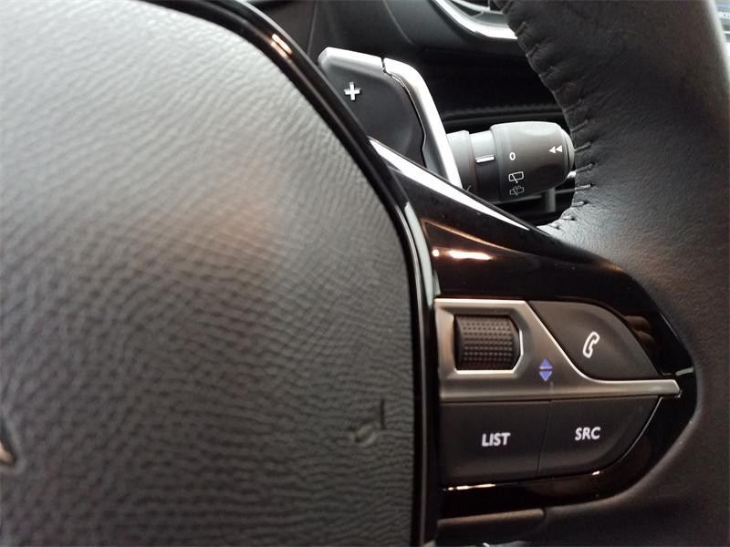 Used PEUGEOT 208 1.2 PureTech 100ch S&S Allure EAT8 2024 Jaune € 16990 in Lesménils