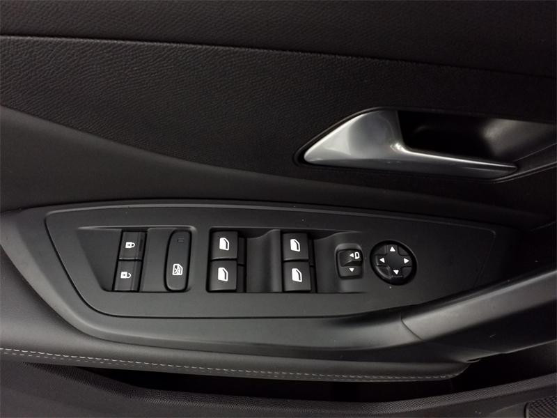 Occasion PEUGEOT 308 PHEV 180ch Allure Pack e-EAT8 2022 Blanc Nacré (S) 21990 € à Lesménils