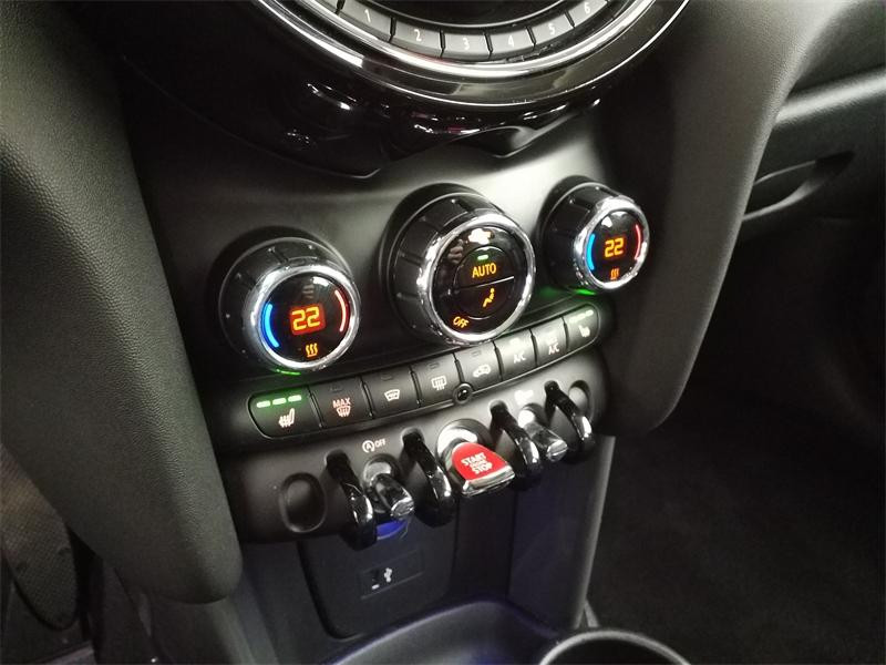 Occasion MINI Mini 5 Portes One 102ch 114g 2019 Chili Red 13990 € à Lesménils