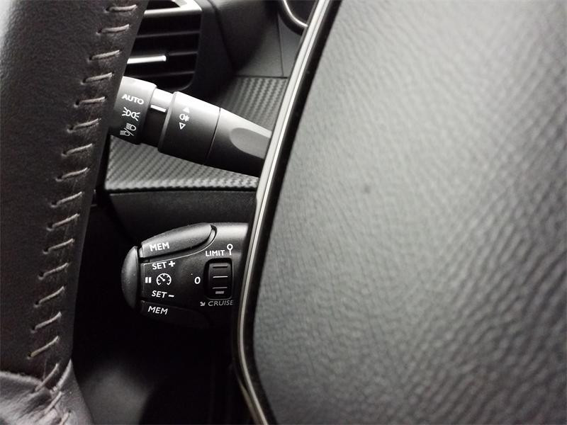 Used PEUGEOT 208 Business R 1.5 BlueHDi 100ch S&S Active 2023 Blanc Banquise € 11990 in Lesménils