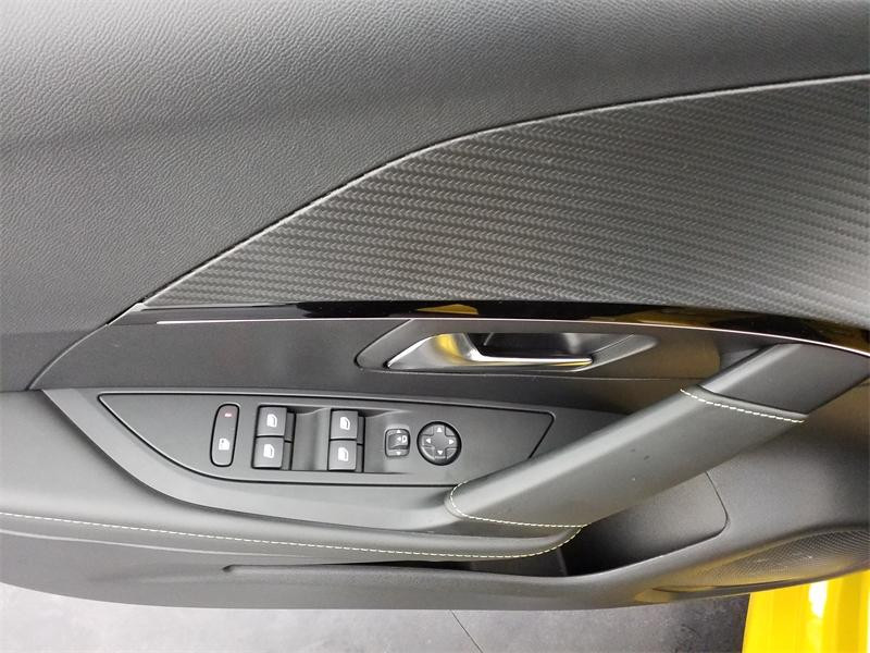 Used PEUGEOT 208 1.2 PureTech 100ch S&S GT 2024 Jaune € 17990 in Lesménils
