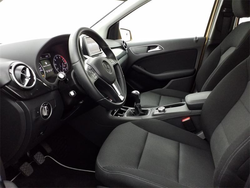 Occasion MERCEDES-BENZ Classe B 180 Design 2013 Beige Canyon 13490 € à Lesménils