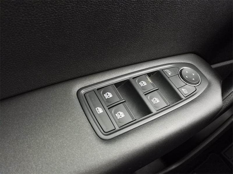 Used RENAULT Captur 1.6 E-Tech hybride 145ch Business -21 2022 Noir Etoilé/Grège perle € 18990 in Lesménils