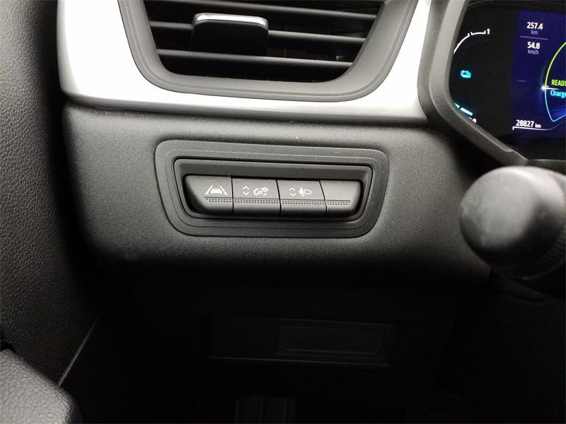 Used RENAULT Captur 1.6 E-Tech hybride 145ch Business -21 2022 Noir Etoilé/Grège perle € 18990 in Lesménils