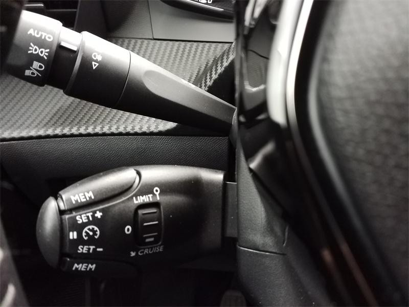 Used PEUGEOT 2008 1.2 PureTech 130ch S&S Active Pack 2023 Orange € 17990 in Lesménils