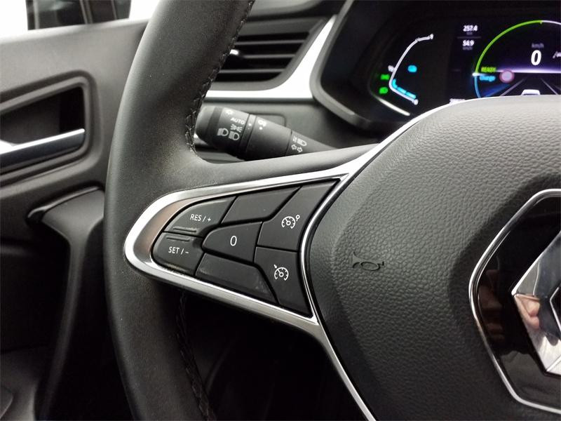 Used RENAULT Captur 1.6 E-Tech hybride 145ch Business -21 2022 Noir Etoilé/Grège perle € 18990 in Lesménils