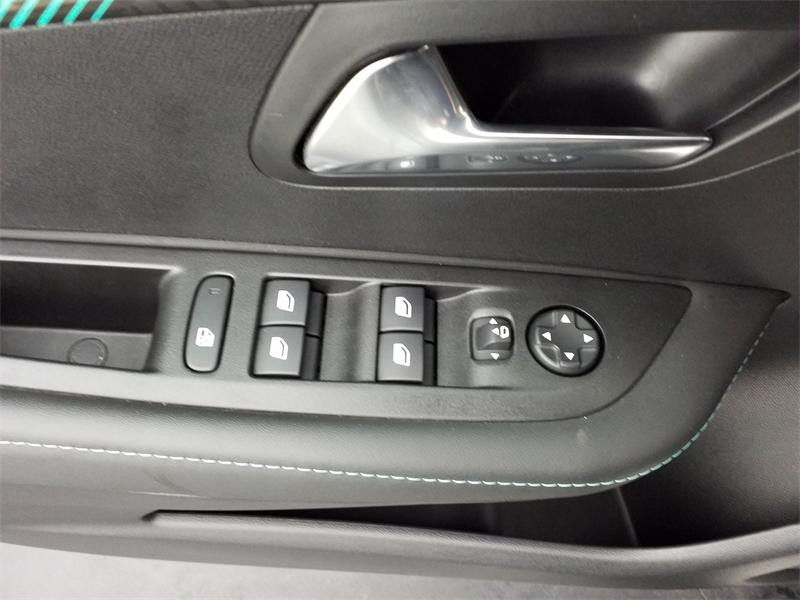 Used PEUGEOT 208 1.2 PureTech 100ch S&S Allure  Pack 2024 Noir Perla Nera (M) € 14990 in Lesménils