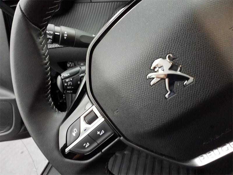 Used PEUGEOT 208 1.2 PureTech 100ch S&S Allure  Pack 2024 Noir Perla Nera (M) € 14990 in Lesménils