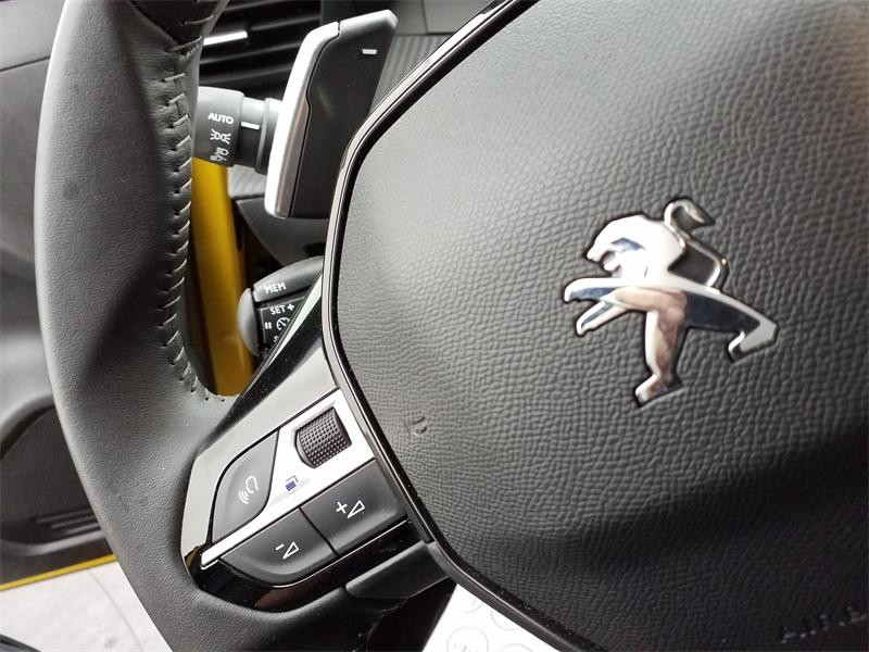 Used PEUGEOT 208 1.2 PureTech 100ch S&S Allure EAT8 2024 Jaune € 16990 in Lesménils