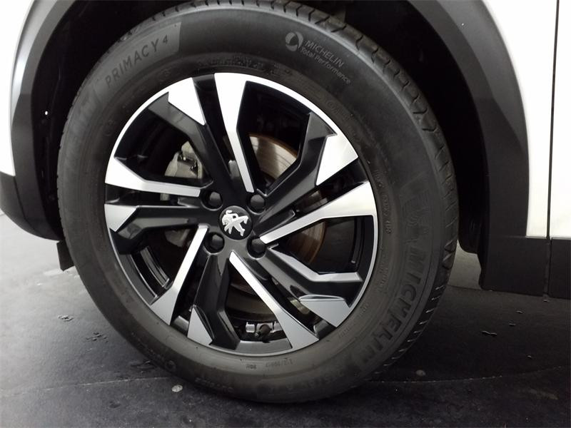 Occasion PEUGEOT 2008 1.2 PureTech 130ch S&S Allure EAT8 2020 Blanc banquise (O) 14990 € à Lesménils