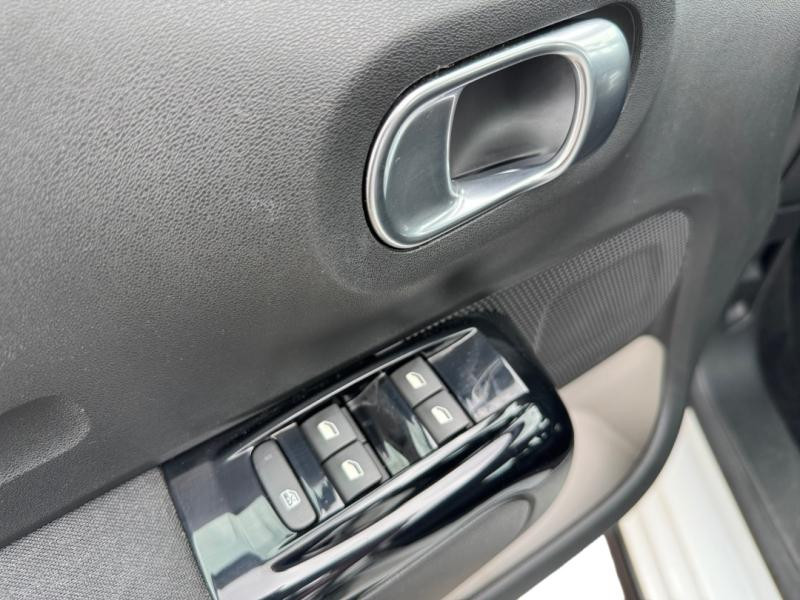 Occasion CITROEN C3 PureTech 82ch Shine 2018 Almond Green - Blanc Opale 8490 € à Lesménils