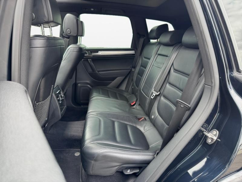 Used VOLKSWAGEN Touareg 3.0 V6 TDI 262ch BlueMotion Technology R-Line 4Motion Tiptronic 2015 Blanc € 18990 in Lesménils