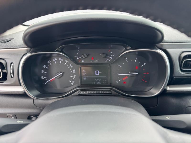 Occasion CITROEN C3 PureTech 82ch Shine 2018 Almond Green - Blanc Opale 8490 € à Lesménils