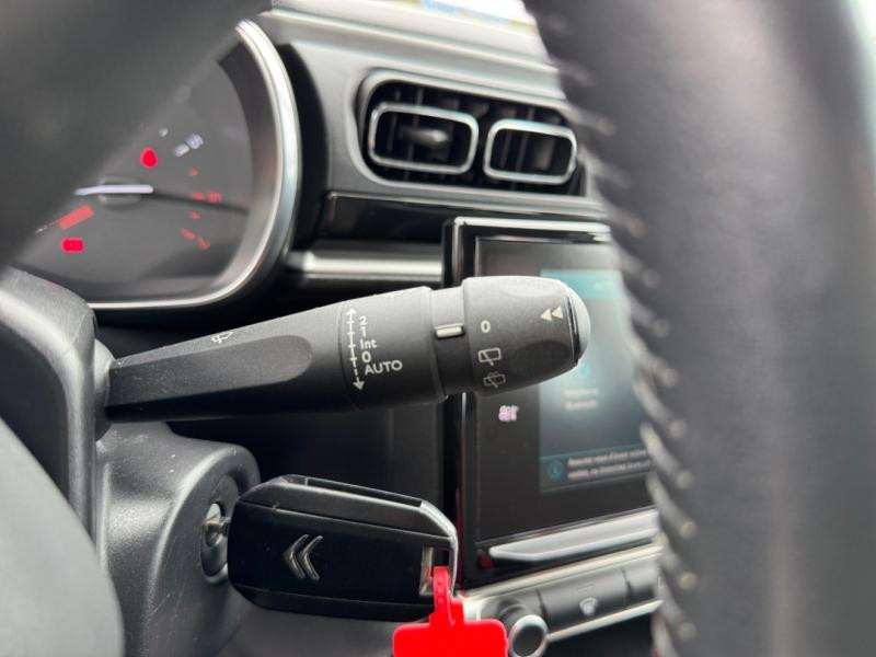 Occasion CITROEN C3 PureTech 82ch Shine 2018 Almond Green - Blanc Opale 8490 € à Lesménils